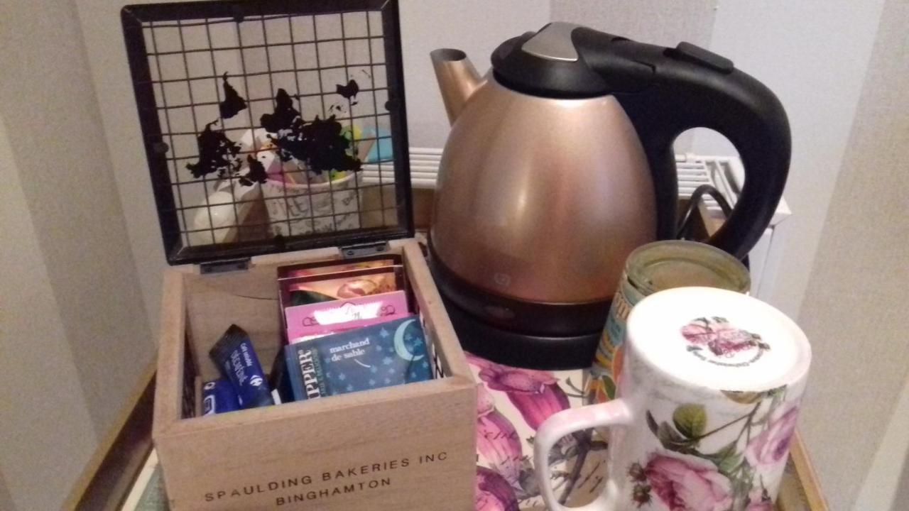 Chambre Dans Maison Privee Awoingt エクステリア 写真